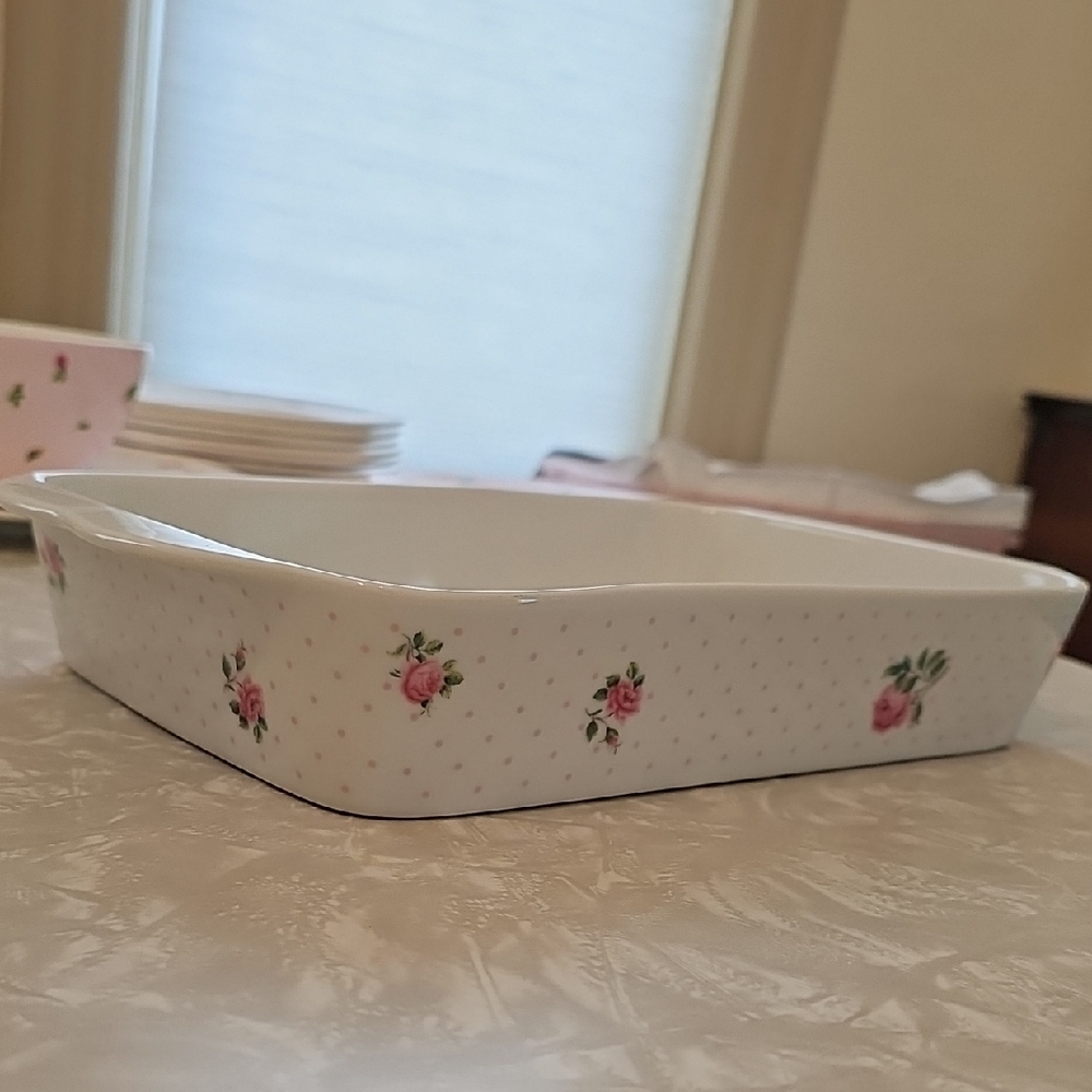 Royal Albert White Ceramic Baking Dish with Pink Rose Motif
